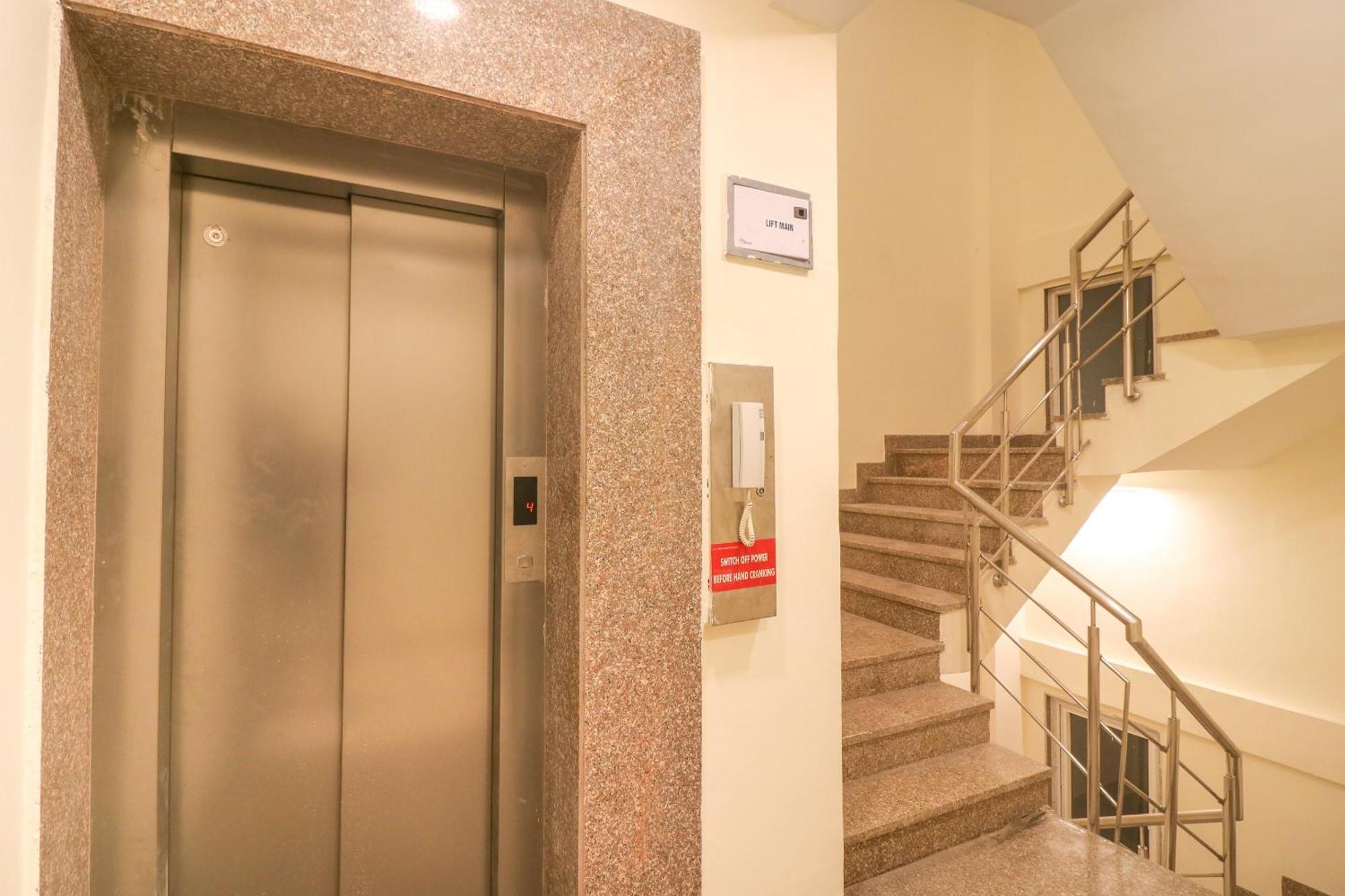 Super Hotel O Comfort Residency Near Artemis Hospital Gurgáon Exteriér fotografie